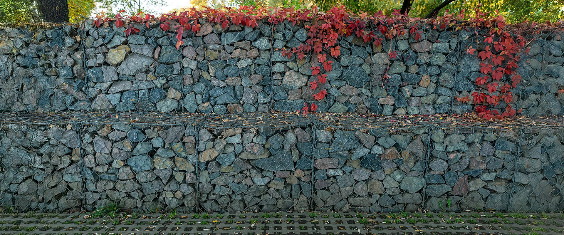 acreage retaining walls